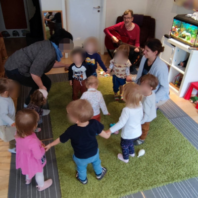 manchmal mit anderen Gruppen